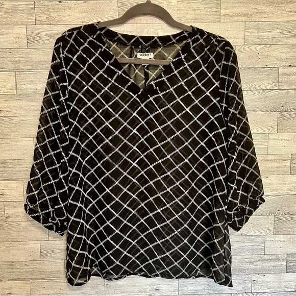 Old Navy Tops - Old‎ Navy Black/ White  Blouse Size-Large Sheer, Lightweight Versatile Wear